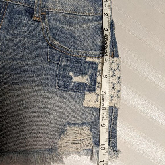 Hollister Skirt Women Size 26 Denim Mini Distressed Daisy Flower Lace Small - Picture 7 of 7